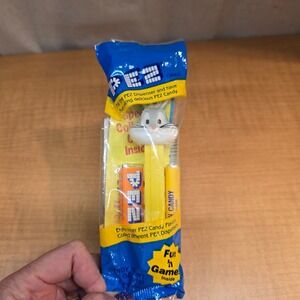 Bugs Bunny Yellow Pez Dispenser - New Old Stock